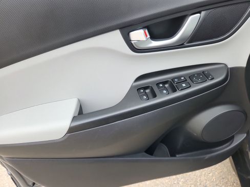 Used 2023 Hyundai Kona SEL w/ Convenience Package image 9