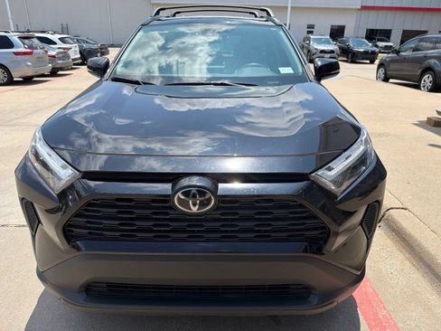 Used 2025 Toyota RAV4 XLE FWD image 3