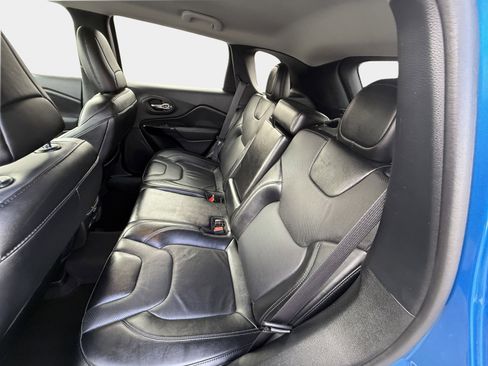 Used 2023 Jeep Cherokee Altitude Lux image 12