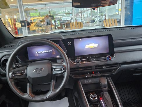 Used 2024 Chevrolet Colorado Trail Boss w/ Technology Package AWD/4WD image 10