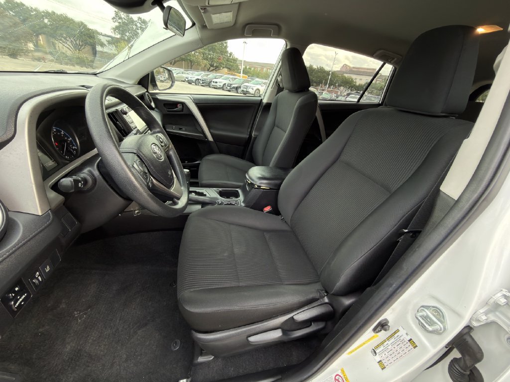 Used 2017 Toyota RAV4 LE FWD image 23