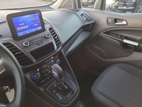 Used 2022 Ford Transit Connect XLT image 18