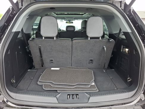 Certified 2022 Ford Explorer XLT w/ Equipment Group 202A AWD/4WD image 30