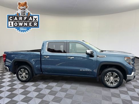 Used 2024 GMC Sierra 1500 SLT image 2