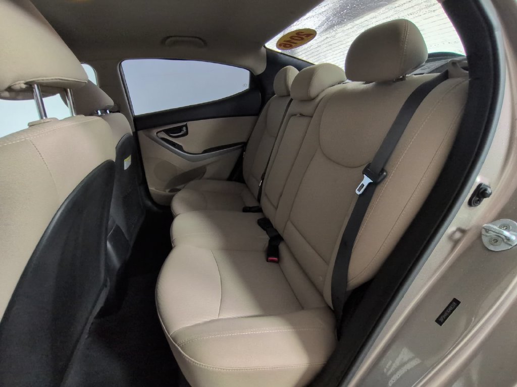 Used 2016 Hyundai Elantra SE FWD image 17