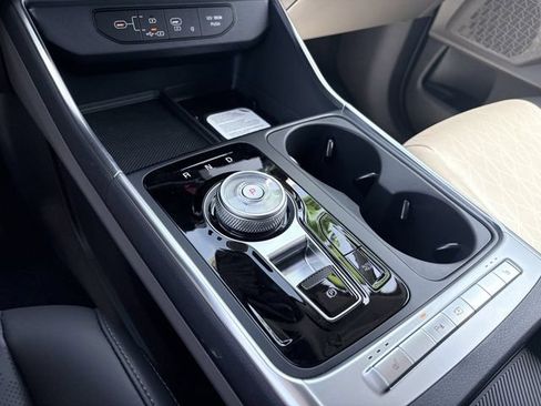 New 2026 Kia Carnival EX FWD image 10
