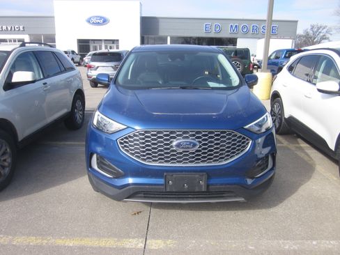 Used 2023 Ford Edge SEL image 2
