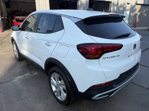 Used 2024 Buick Encore GX Preferred FWD image 2