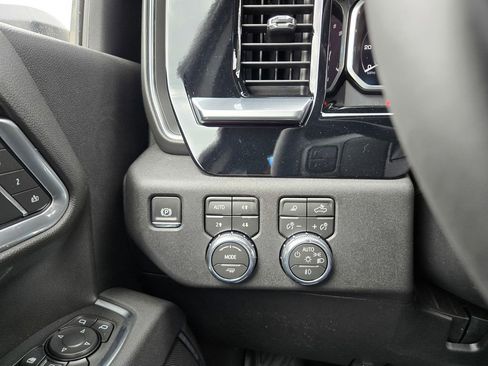 New 2026 GMC Sierra 2500 SLT AWD/4WD image 12