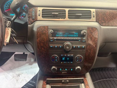 Used 2014 GMC Sierra 2500 Denali w/ Suspension Package, Off-Road image 17