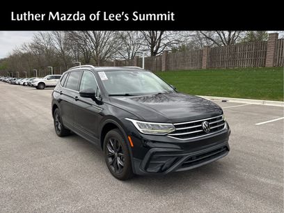 Used 2022 Volkswagen Tiguan SE w/ Panoramic Sunroof Package