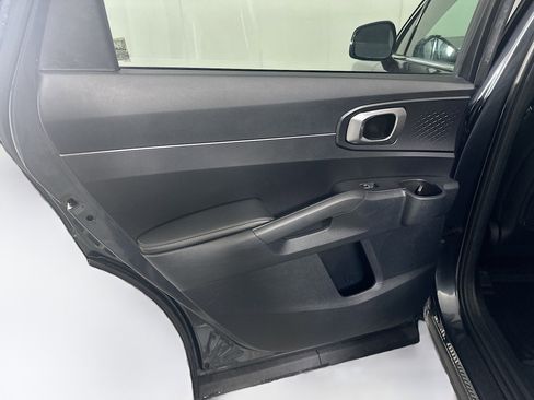 Used 2024 Kia Sorento LX image 25