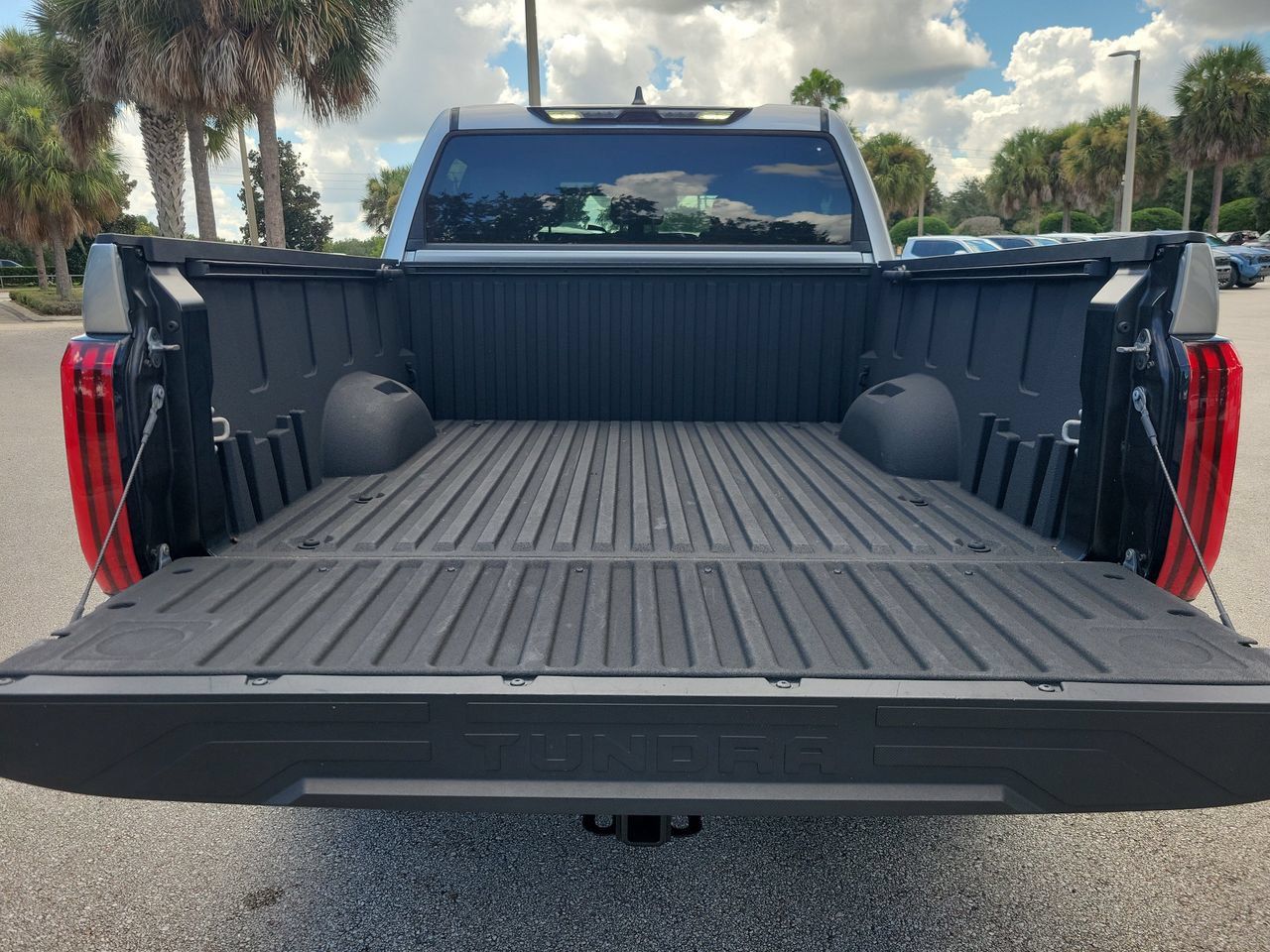 Used 2025 Toyota Tundra SR5 w/ SR5 Convenience Package AWD/4WD image 8