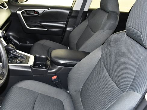 Used 2024 Toyota RAV4 LE AWD/4WD image 38