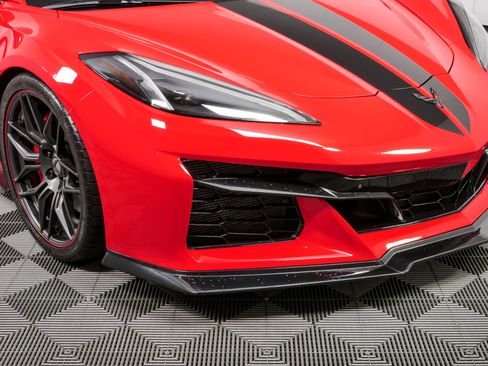 Used 2024 Chevrolet Corvette Z06 RWD image 34