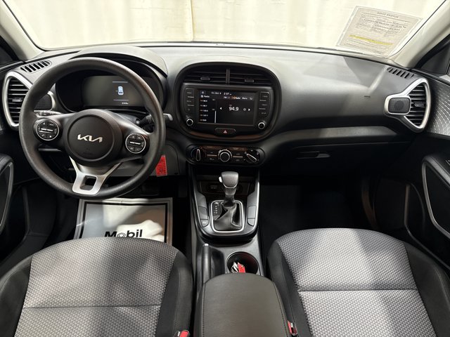 Certified 2025 Kia Soul LX w/ LX Technology Package FWD image 15