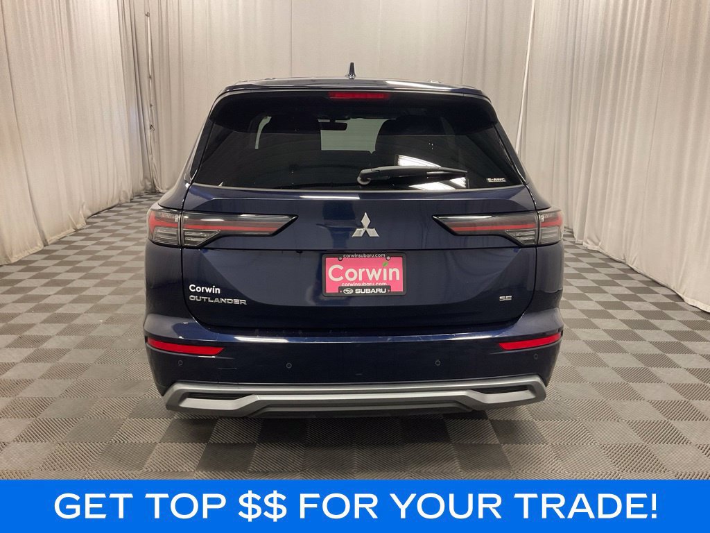Used 2025 Mitsubishi Outlander AWD image 3