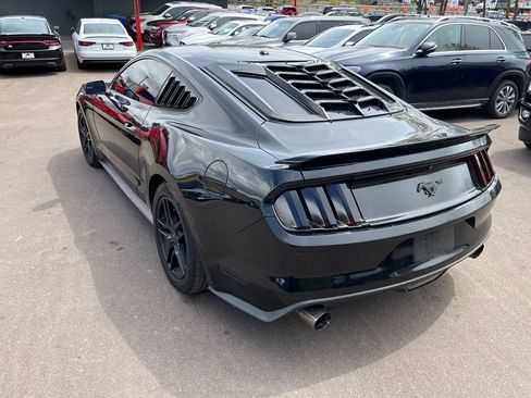 Used 2017 Ford Mustang Premium image 5