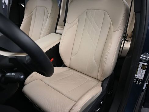 Used 2025 BMW X3 xDrive30i w/ Premium Package image 11