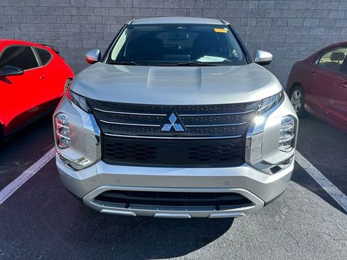 Used 2022 Mitsubishi Outlander SE image 8