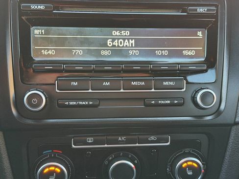 Used 2013 Volkswagen Jetta S image 41