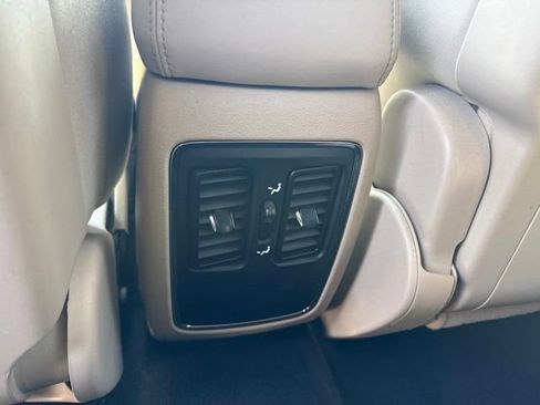 Used 2014 Jeep Grand Cherokee Laredo w/ Quick Order Package 23E AWD/4WD image 15