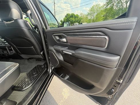 Used 2024 RAM 1500 Laramie AWD/4WD image 27
