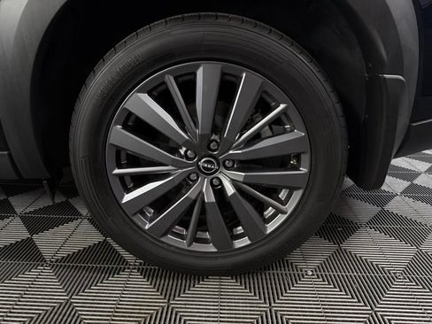 Used 2024 Nissan Pathfinder SL w/ SL Premium Package FWD image 12