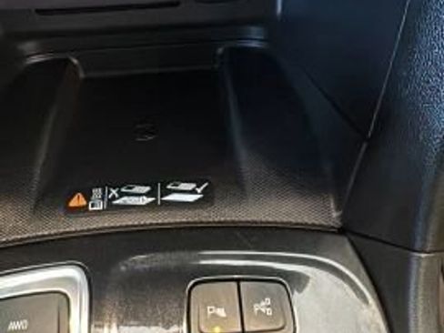 Used 2022 Chevrolet Equinox Premier AWD/4WD image 25