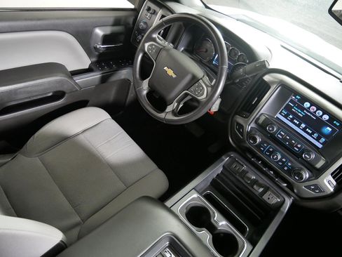 Used 2018 Chevrolet Silverado 1500 LT w/ All Star Edition image 9