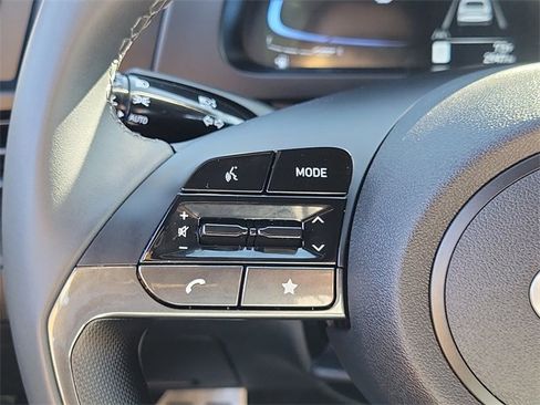 Used 2025 Hyundai Elantra Sport image 5