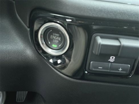 New 2025 GMC Sierra 3500 SLE w/ SLE Value Package image 17