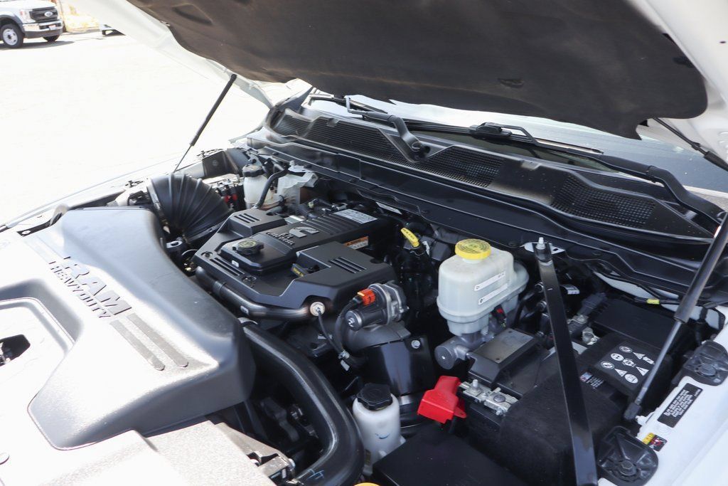 Used 2022 RAM 5500 Tradesman w/ Chrome Appearance Group RWD image 12