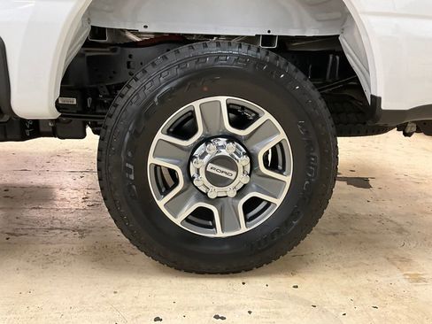 Used 2025 Ford F250 XLT image 16