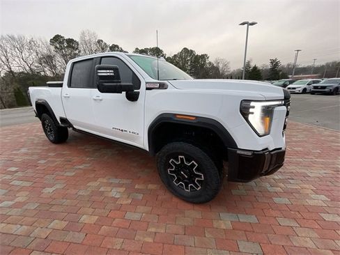 Used 2024 GMC Sierra 2500 AT4X image 24