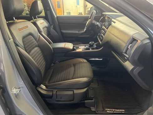 Used 2025 Nissan Pathfinder Rock Creek AWD/4WD image 17