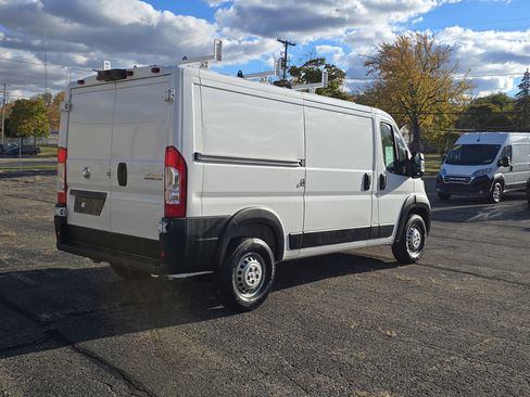 Used 2025 RAM ProMaster 2500 w/ Premium Convenience Group FWD image 4