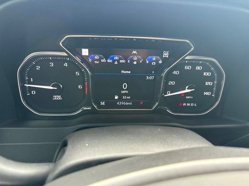 Used 2021 GMC Sierra 1500 Denali w/ Driver Alert Package II AWD/4WD image 9