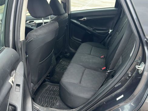 Used 2010 Pontiac Vibe w/ Preferred Package image 16