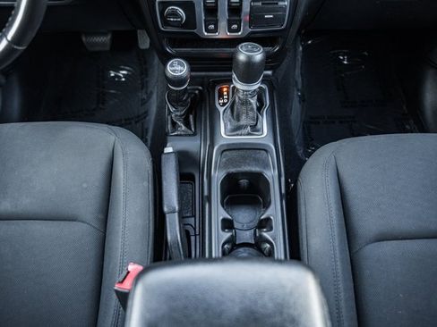 Used 2020 Jeep Wrangler Sport image 27