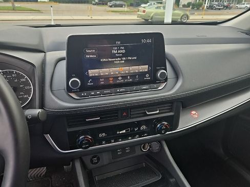 Used 2025 Nissan Rogue SV AWD/4WD image 6