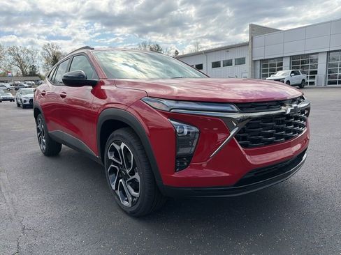 New 2026 Chevrolet Trax RS FWD image 2