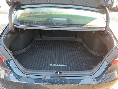 Used 2020 Toyota Camry XSE image 32