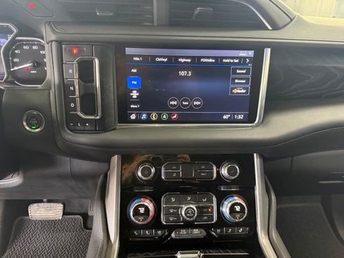 Used 2021 GMC Yukon XL Denali w/ Denali Ultimate Package AWD/4WD image 27