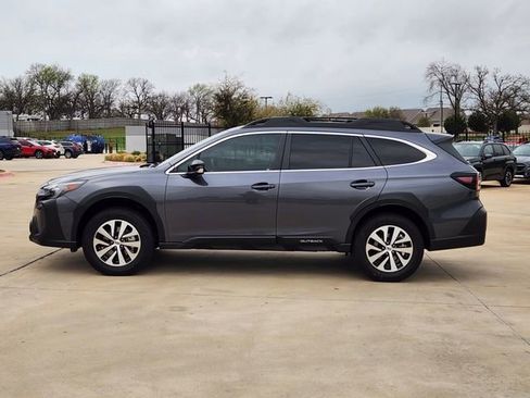 Used 2025 Subaru Outback Premium image 4