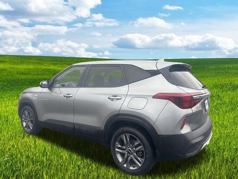 Used 2023 Kia Seltos LX image 16