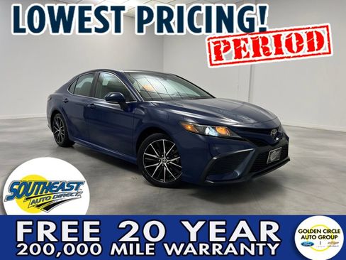 Used 2024 Toyota Camry SE image 1