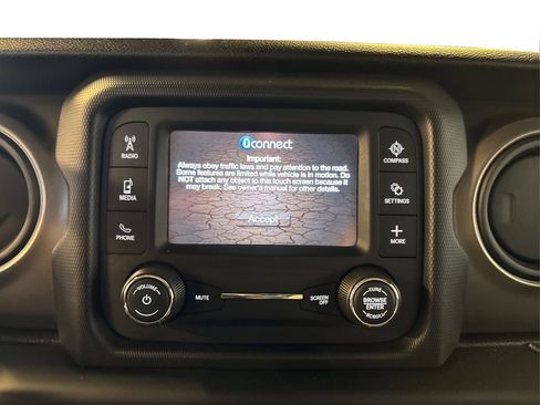 Used 2018 Jeep Wrangler Unlimited Sport AWD/4WD image 25