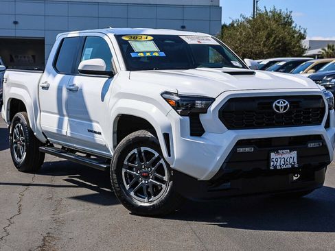 Certified 2024 Toyota Tacoma TRD Sport AWD/4WD image 1