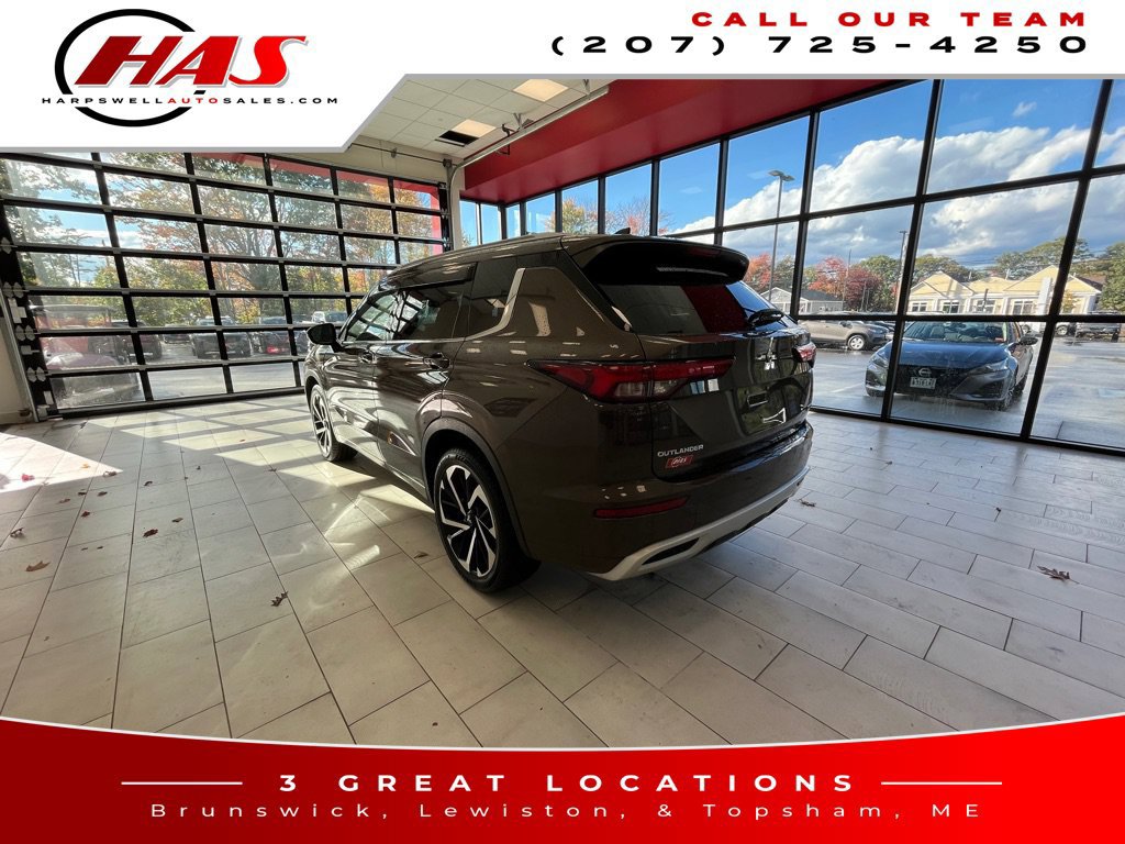 Used 2022 Mitsubishi Outlander SEL AWD/4WD image 3